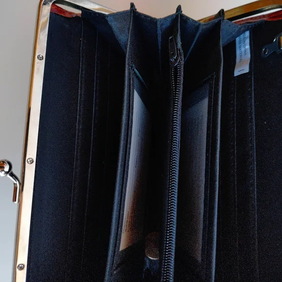 Wallet - Picture 3 of 3